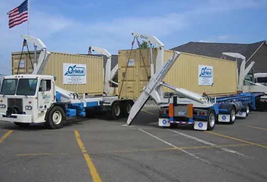 Level Lifting Sidelifter Trucks to Transport Containers & Conex Boxes